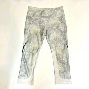 Calia by Carrie Underwood Capri Gym Pants  Leggings Stretchy Pocket Exercise Run